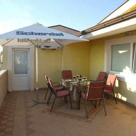 Anita Apartment